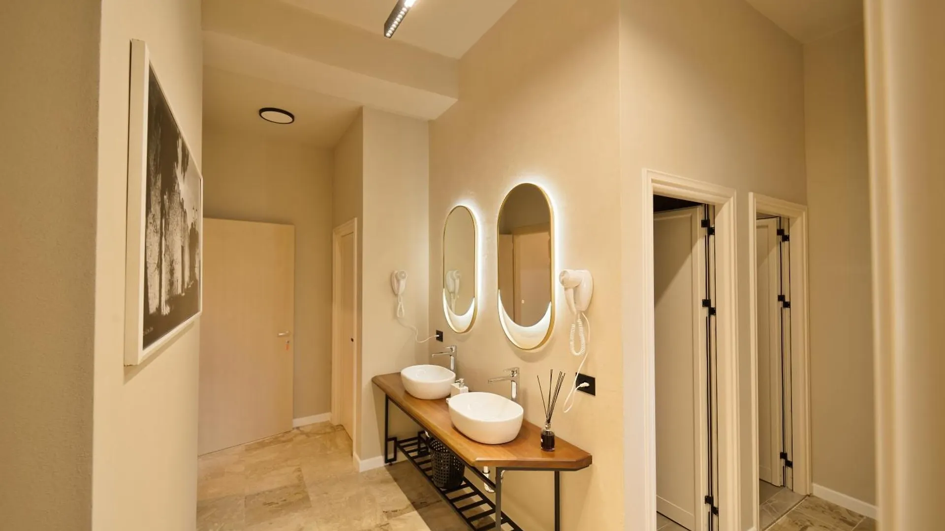 2115 Boutique Hostel Durrës 알바니아