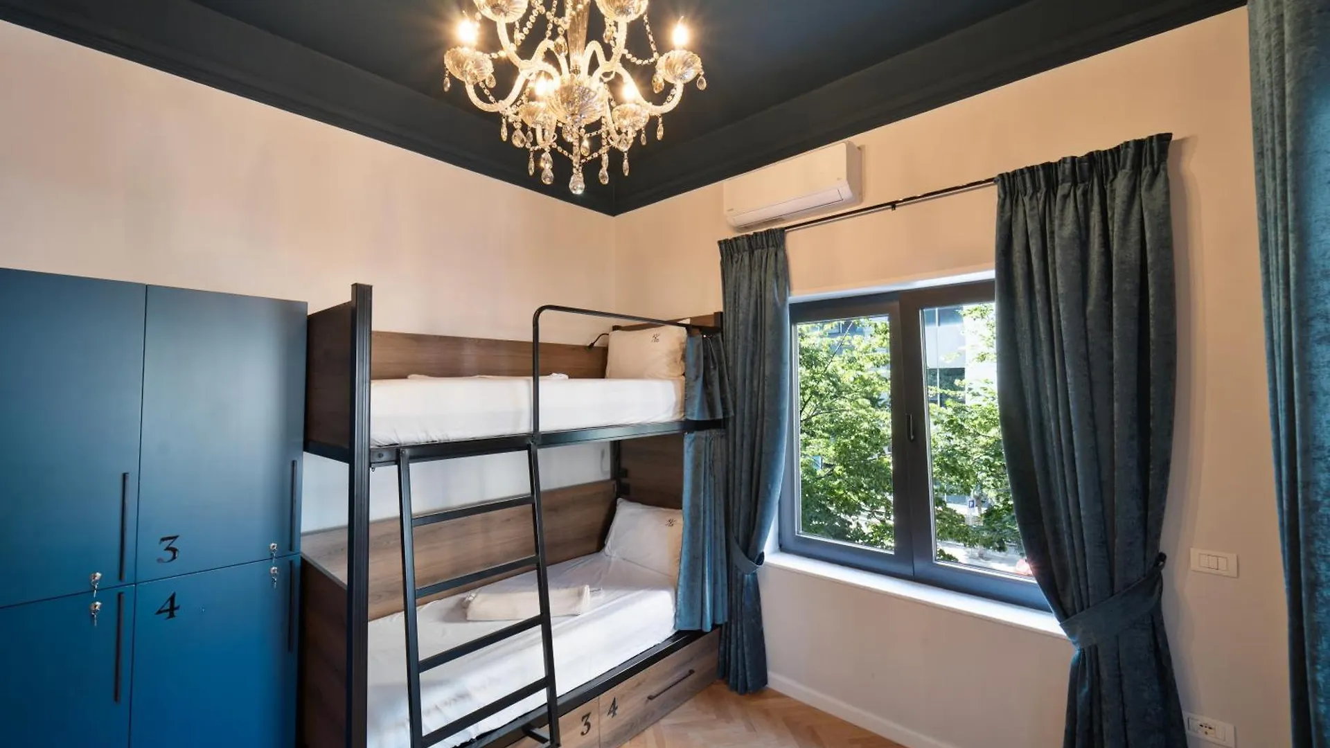 2115 Boutique Hostel Durrës 알바니아
