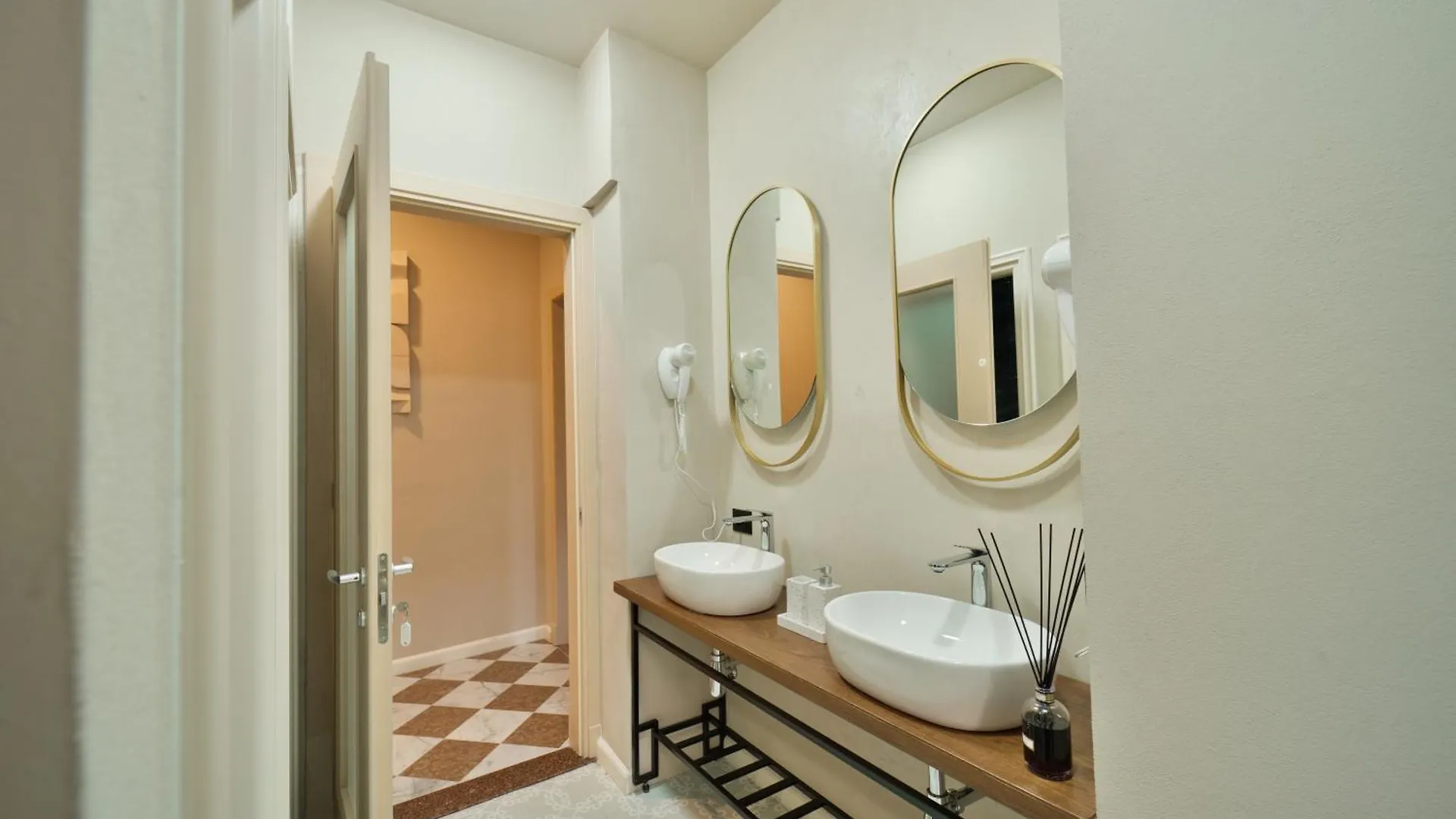 2115 Boutique Hostel Durrës